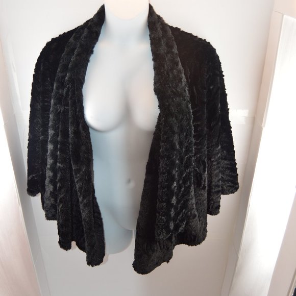 Black Textured Velvet Cape - Picture 3 of 8